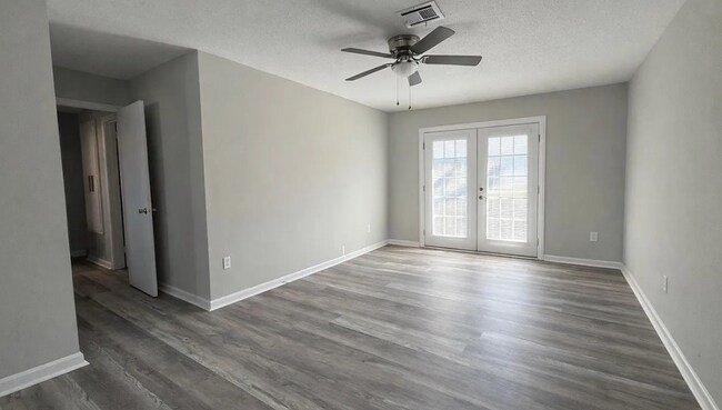 Building Photo - 341 N Burbank Dr