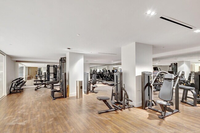 Building Photo - 3100 N Ocean Dr