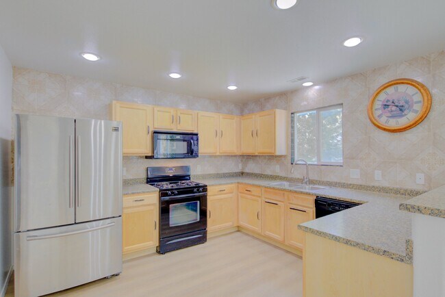 Building Photo - 1153 W 400 S