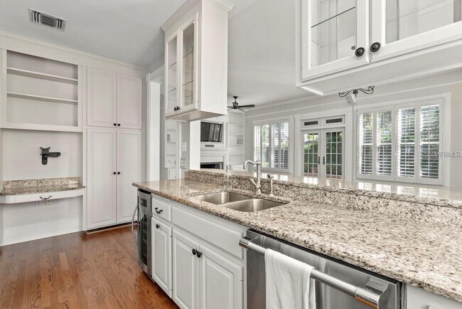 Building Photo - 1119 Belleaire Cir