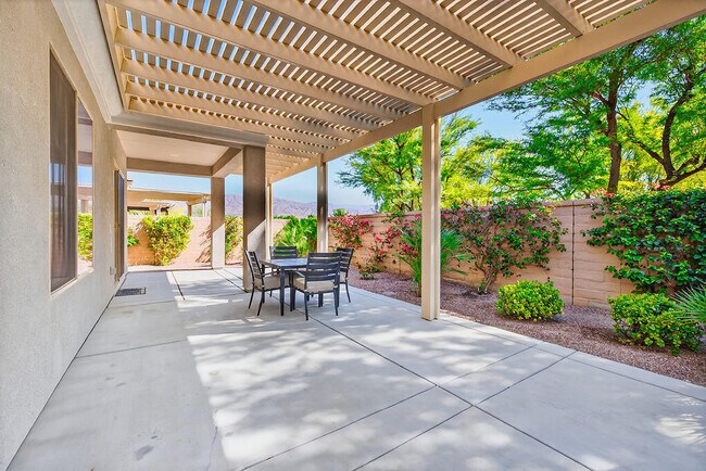 Building Photo - 81344 Corte Compras