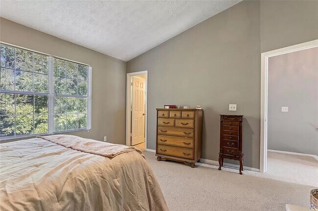 back bedroom - 3444 Washington Way