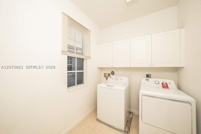 Building Photo - 8308 NW 8th Way