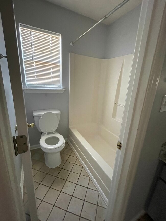 Building Photo - 3933 Heatherwoods Dr