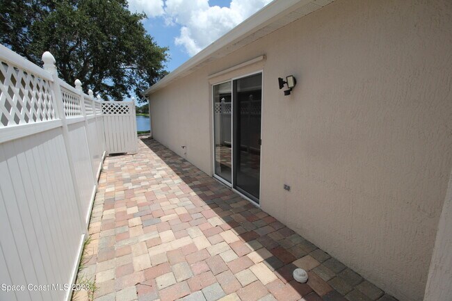 Building Photo - 2729 Maderia Cir