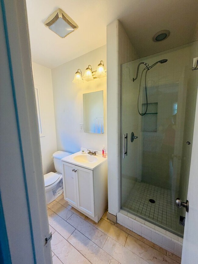 Building Photo - Amazing Cottage Style Home with Ocean Views Only Steps to the Beach in South Redondo!