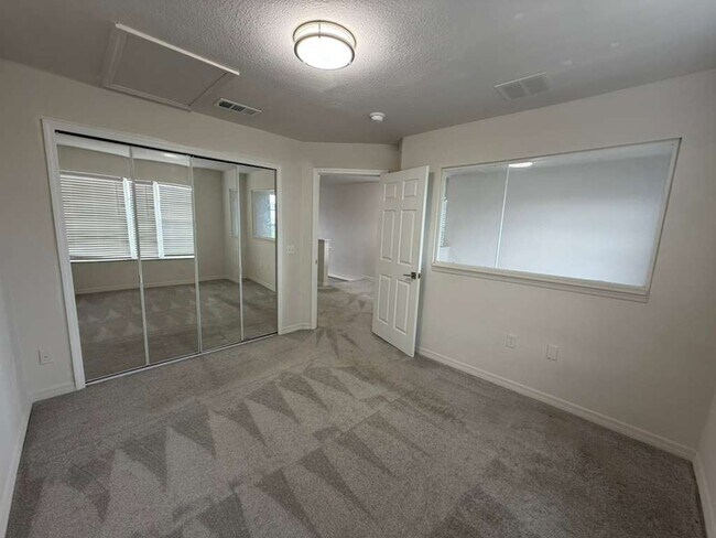 Building Photo - 2019 Claudia Ln