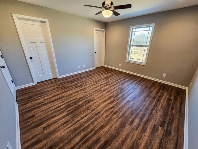 Building Photo - 1525 Green Ln