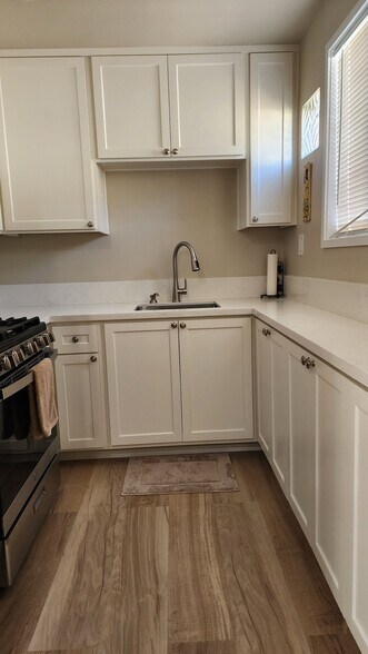 Building Photo - 2362 Cerritos Ave