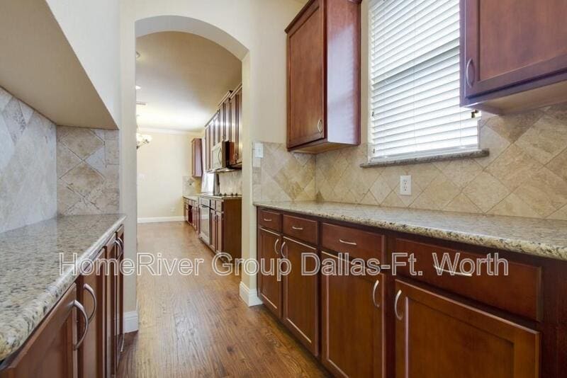 Building Photo - 2527 Windgate Dr