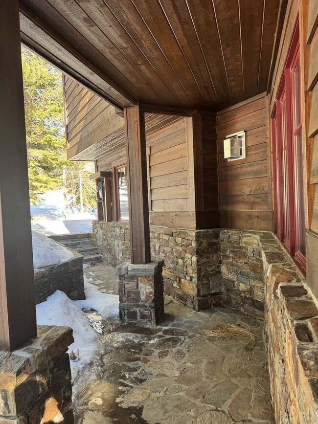 Building Photo - Luxury 5-Bedroom, 6-Bathroom Mountain Retreat – Hot Tub, Fireplaces, & More!