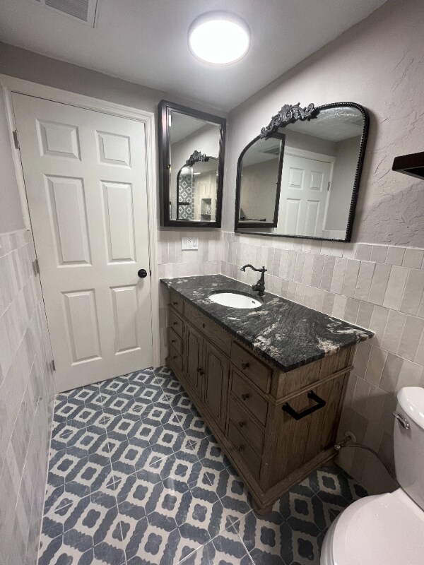 Building Photo - 734 47th St