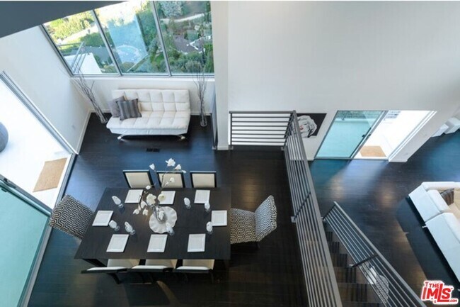 Building Photo - 3624 Avenida Del Sol