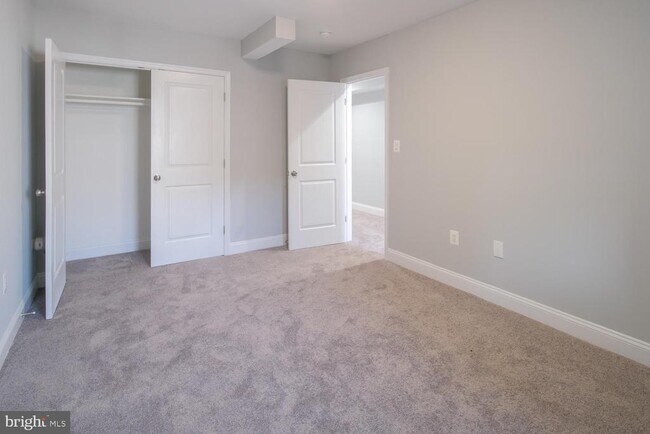 Building Photo - 704 Ingraham St NW