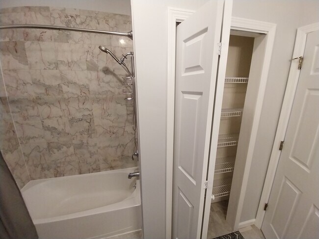 Building Photo - 4552 N Newland Ave