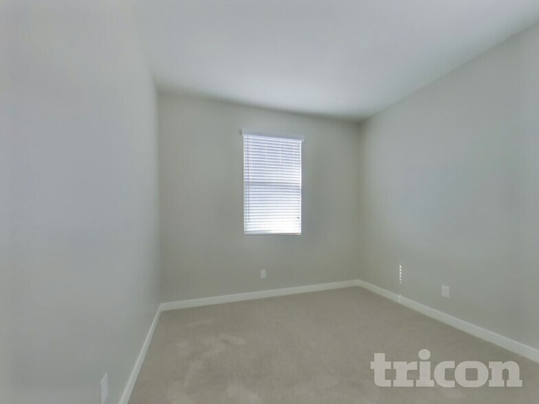 Building Photo - 2929 N 28th St