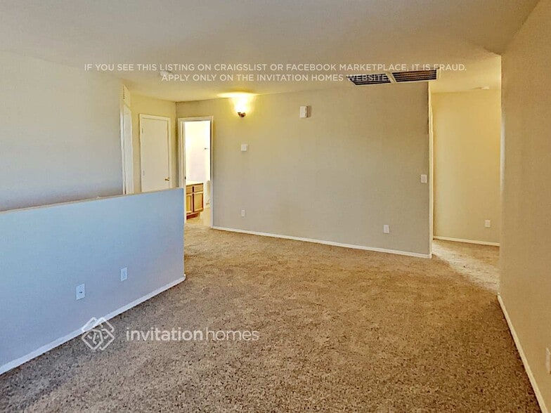 Building Photo - 423 S Sabrina