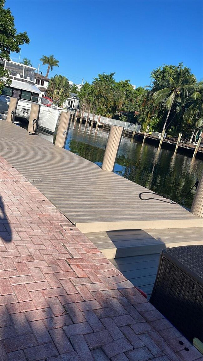 Building Photo - 3406 NE 168th St