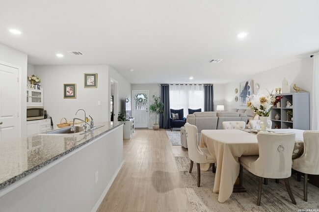 Building Photo - 14905 Dorset Wheel