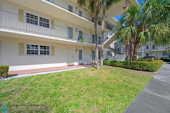 Building Photo - 460 Paradise Isle Blvd