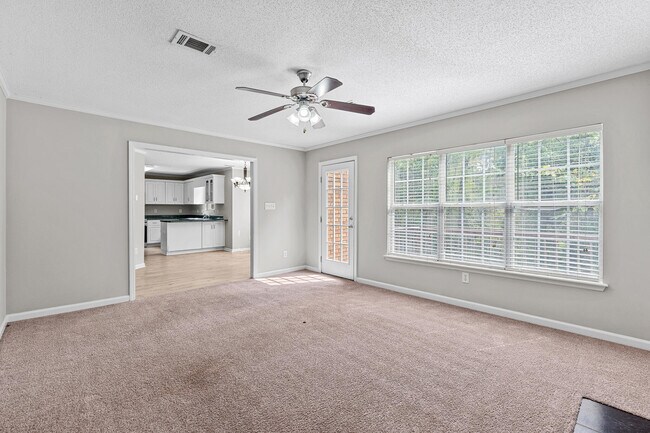 Building Photo - 5780 Carriage Hills Dr