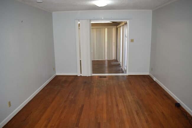 Building Photo - Beautiful Ranch Home