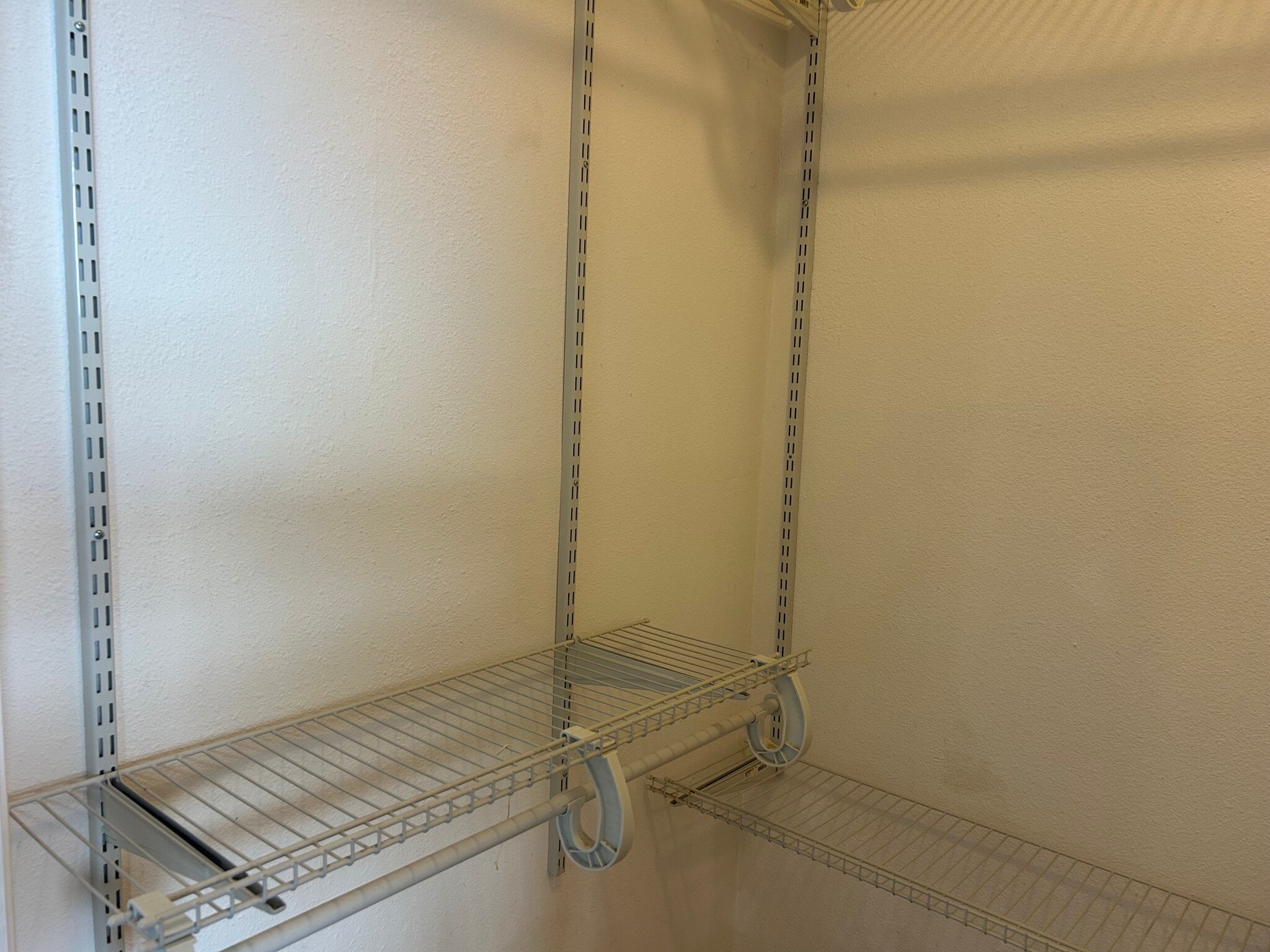 Building Photo - 187 Oakridge Dr