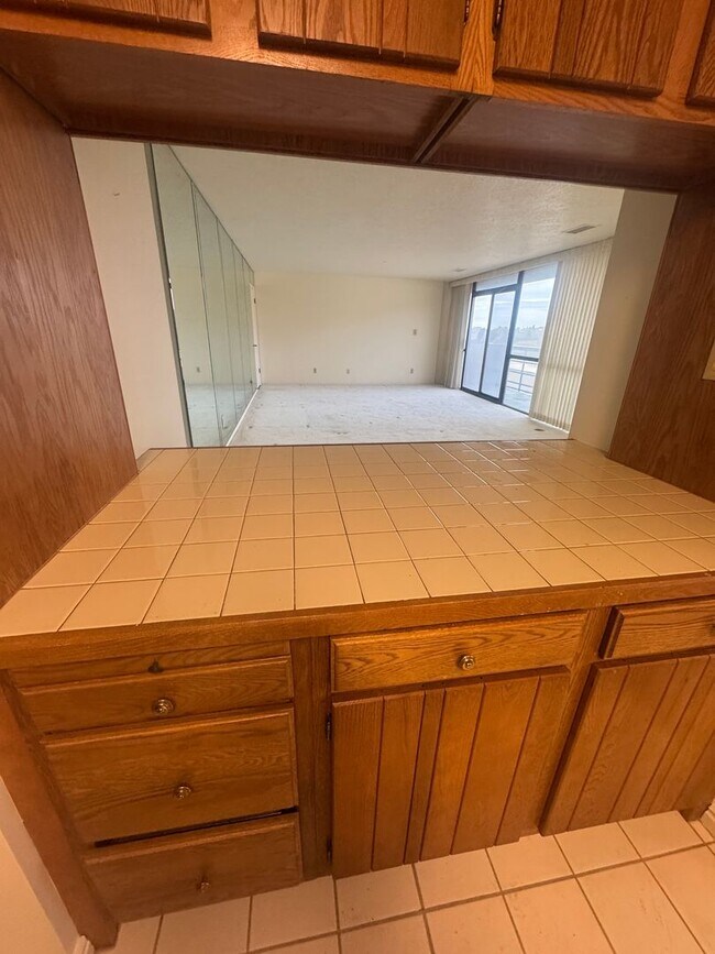 Building Photo - Beautiful Condo in Prime SLC location!