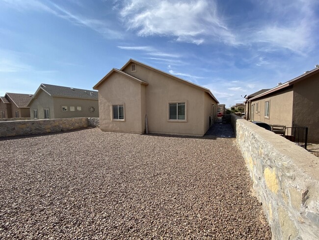 Building Photo - 2120 William Woolverton