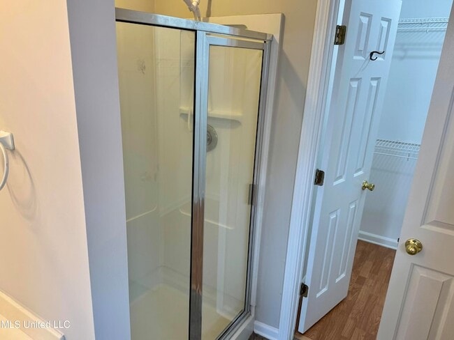 Building Photo - 8289 Clubview Dr