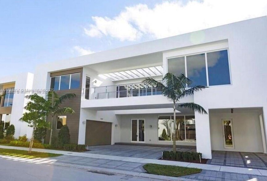 Building Photo - 10250 NW 74th Ter