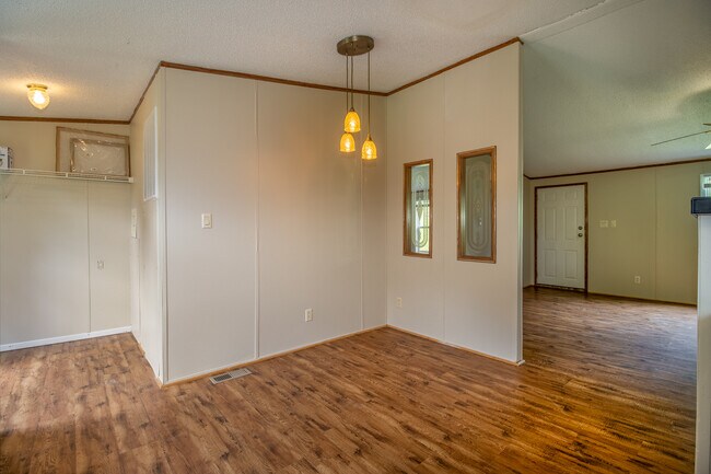 Building Photo - 60 Brooklane Dr