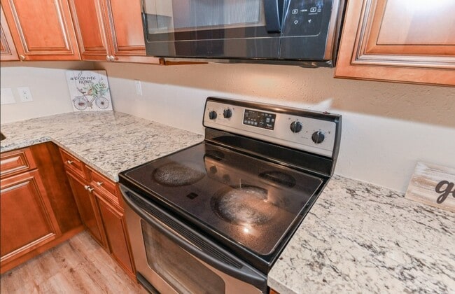 Building Photo - 6428 Alisa Ln