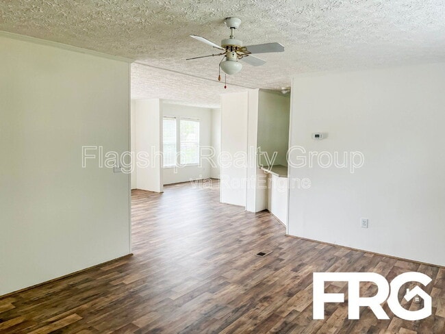 Building Photo - 5961 Berkley Dr