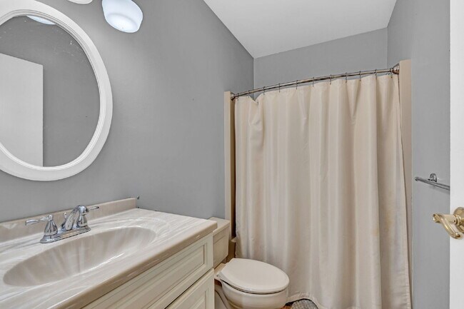Building Photo - Luxury Condo for Rent – Franklin Place, Bangor