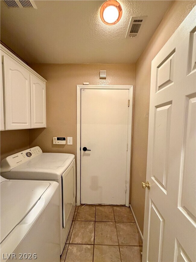 Building Photo - 1420 Dream Bridge Dr