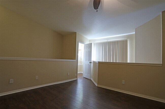 Building Photo - 2125 Augusta Dr