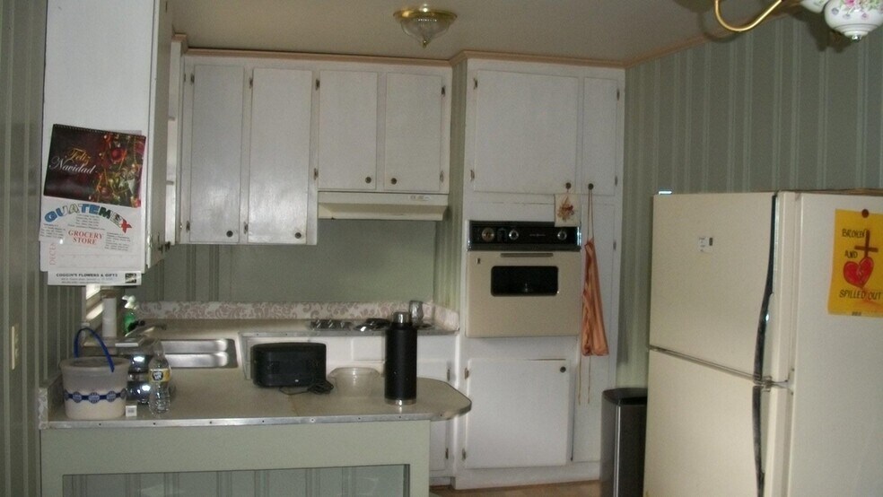 Building Photo - 651 Chesnee Hwy