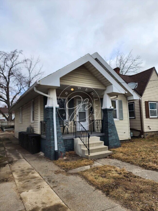 Building Photo - 3 bed! Bonus space in basement