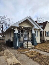 Building Photo - 3 bed! Bonus space in basement