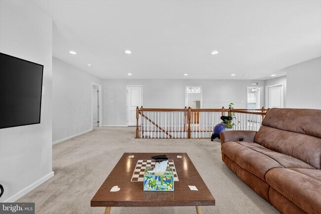 Building Photo - 40 Gina Dr