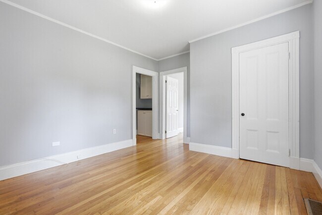 Building Photo - 181 Churchills Ln