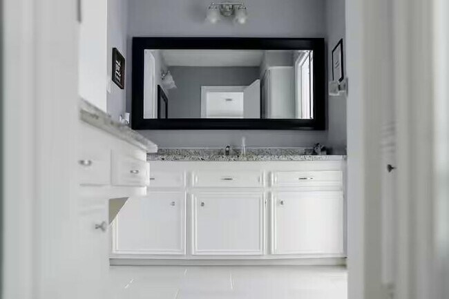 Building Photo - 11307 Canyon Trail Dr