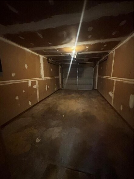 Building Photo - 7025 Brentwood Ct