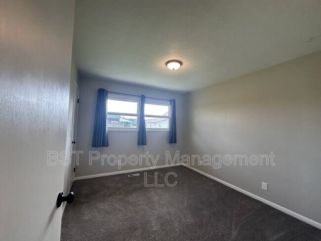 Building Photo - 8060 State St