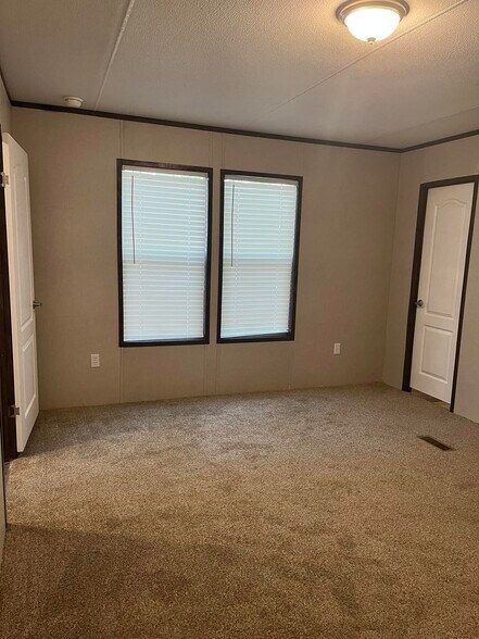 Building Photo - 117 Peggy St