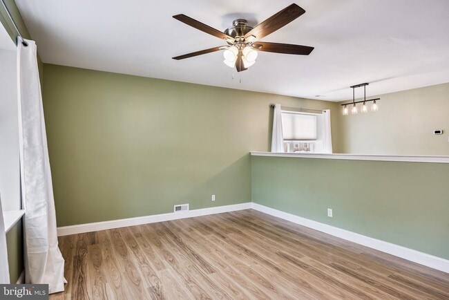 Building Photo - 101 Camber Ln