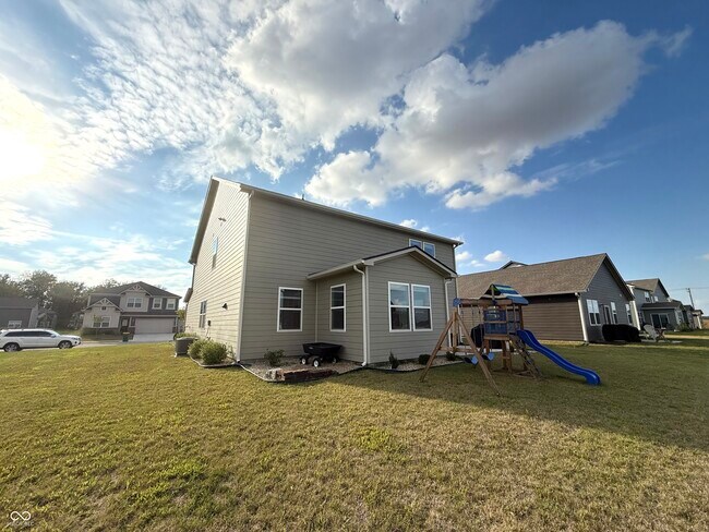 Building Photo - 2079 Dixon Crk Dr