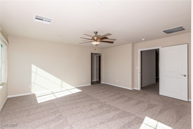 Building Photo - 480 Silverweed Ave