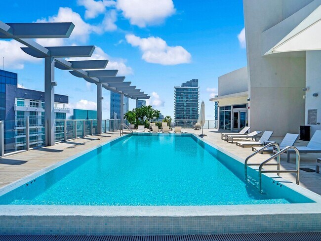 Building Photo - 1100 S Miami Ave